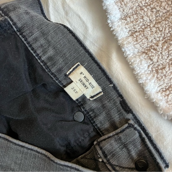 Madewell Petite 9” Mid-Rise Skinny Jeans in Black Sea size 26P - Picture 5 of 7
